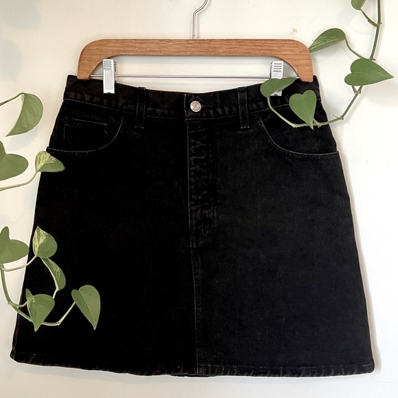 Vintage Guess Jean Skirt - Picture 6 of 10